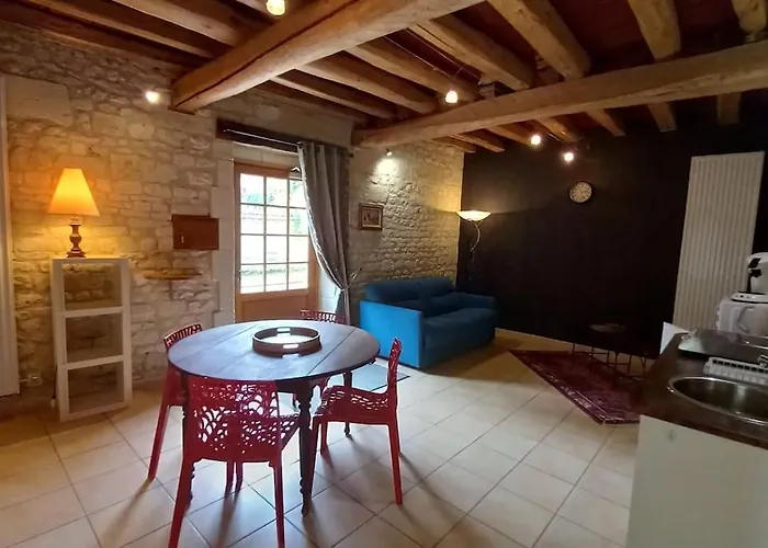 Le Logis De La Tour Loudun